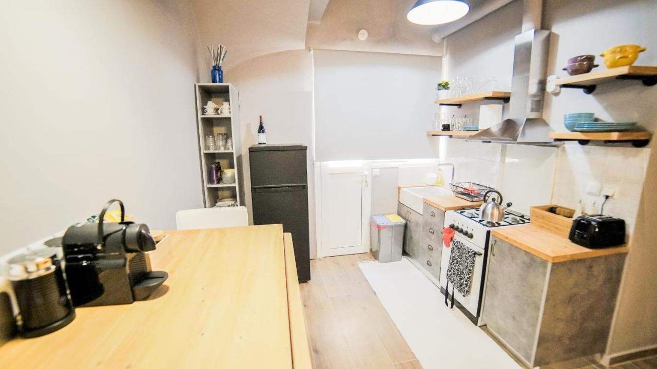 D16 Athens Apartment - 5' Mins To Petralona Metro Kültér fotó