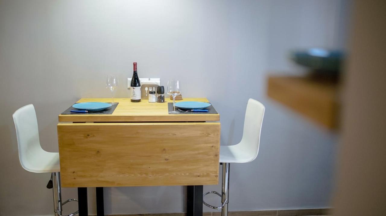 D16 Athens Apartment - 5' Mins To Petralona Metro Kültér fotó
